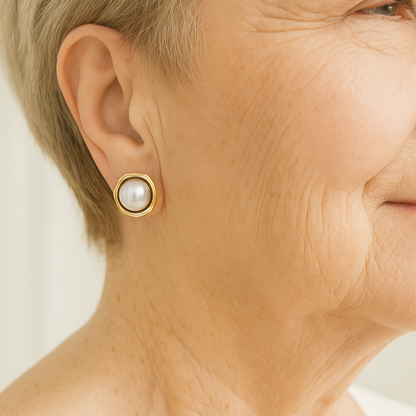 Elegant black pearl earrings