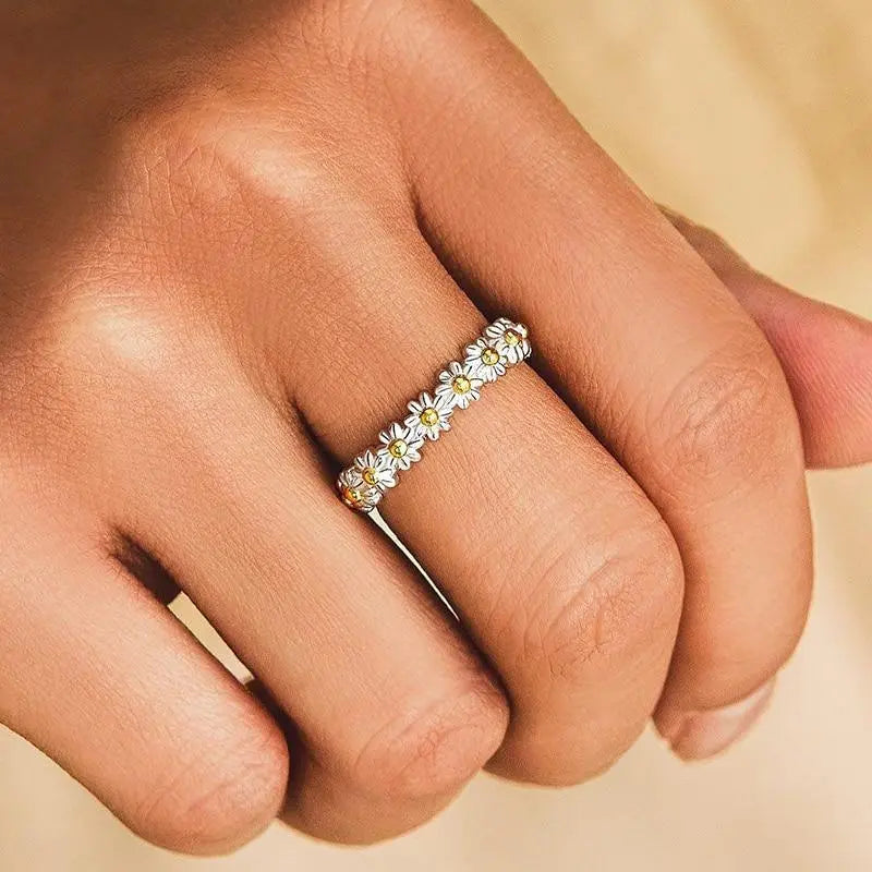 Hand-Painted Silver Daisy Ring