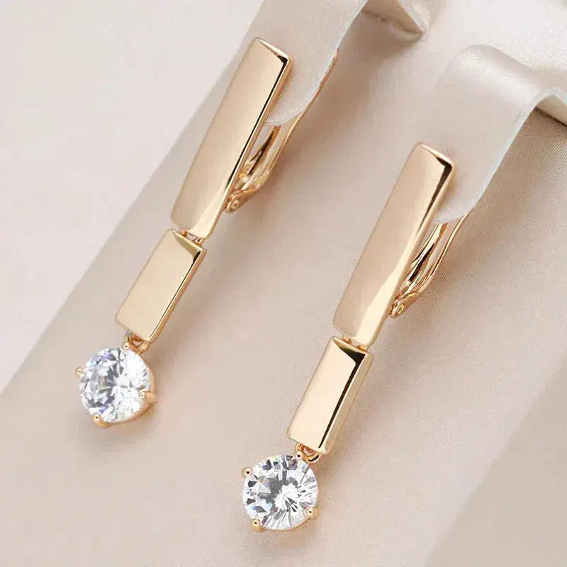 Earrings with Zirconia in Elegant Gold
