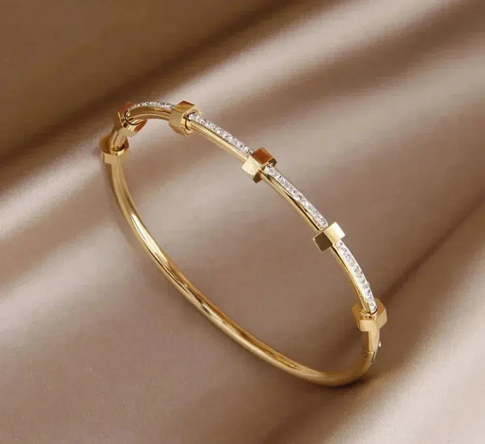Luxe Shiny Gold Bracelet