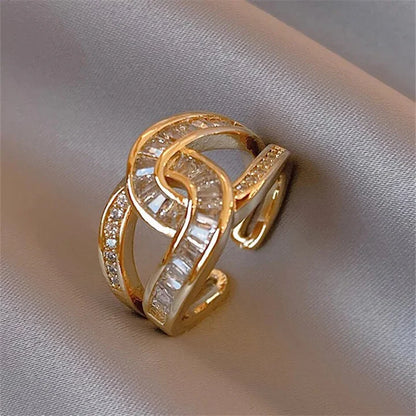 Mia | Elegant, knotted adjustable ring