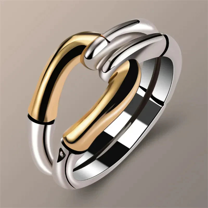Vintage Knotted Ring in Gold and Silver